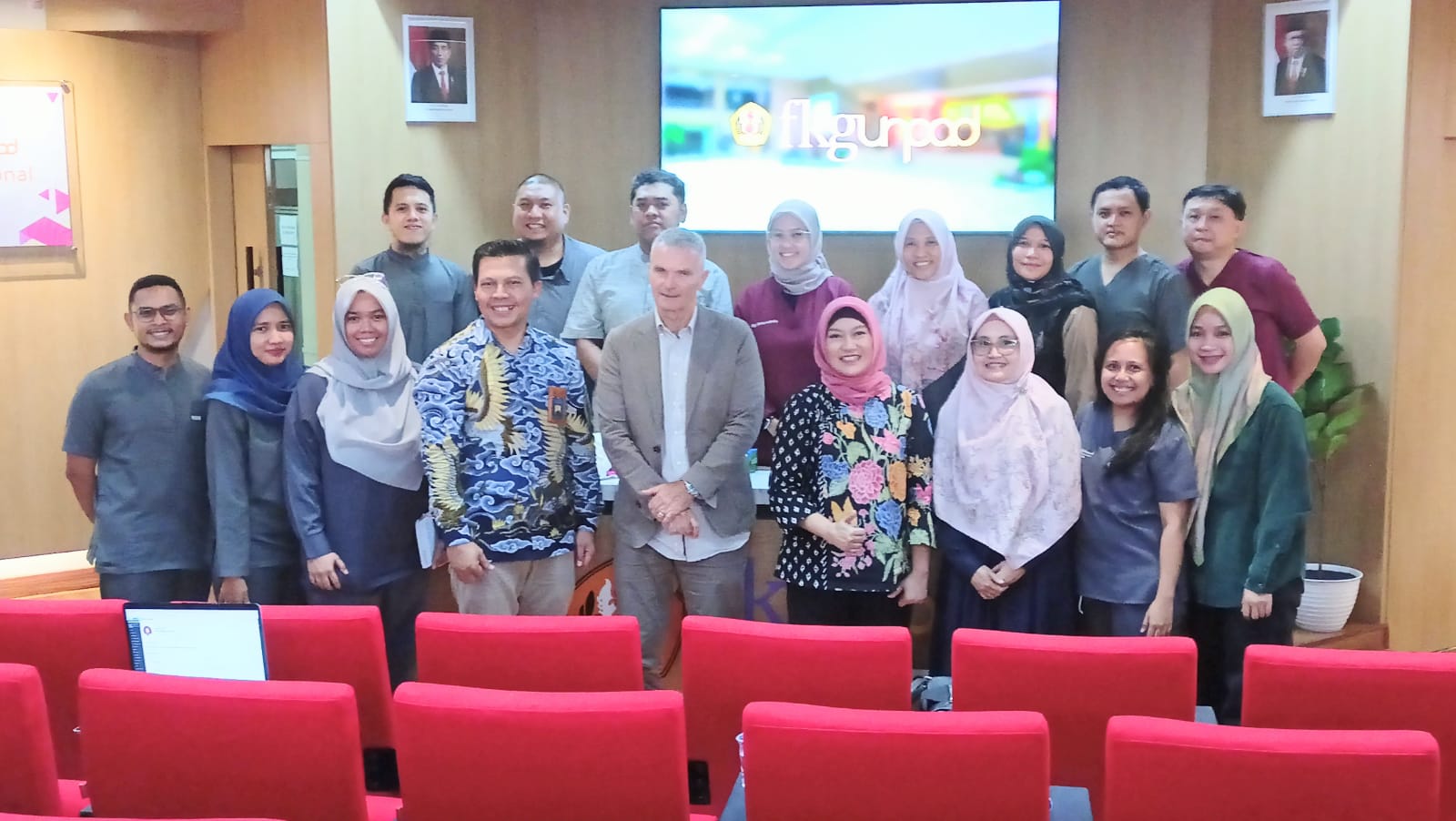 Scopri di più sull'articolo Nuovi progetti di collaborazione tra CoEHAR e Università di Padjadjaran (Indonesia)