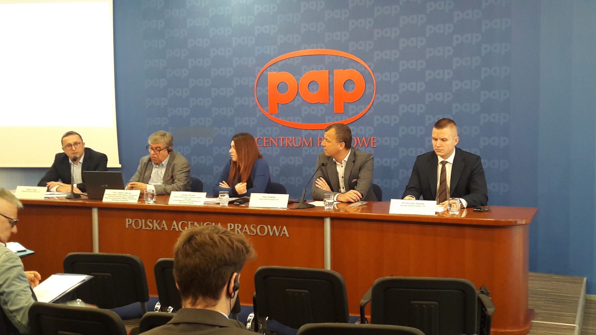 Scopri di più sull'articolo CoEHAR, LIAF e VAP Polonia per chiedere meno tasse sulle ecig