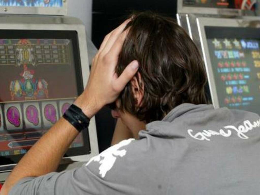 Scopri di più sull'articolo Gioco d’azzardo: stimolazione magnetica cerebrale una nuova frontiera da risultati promettenti 