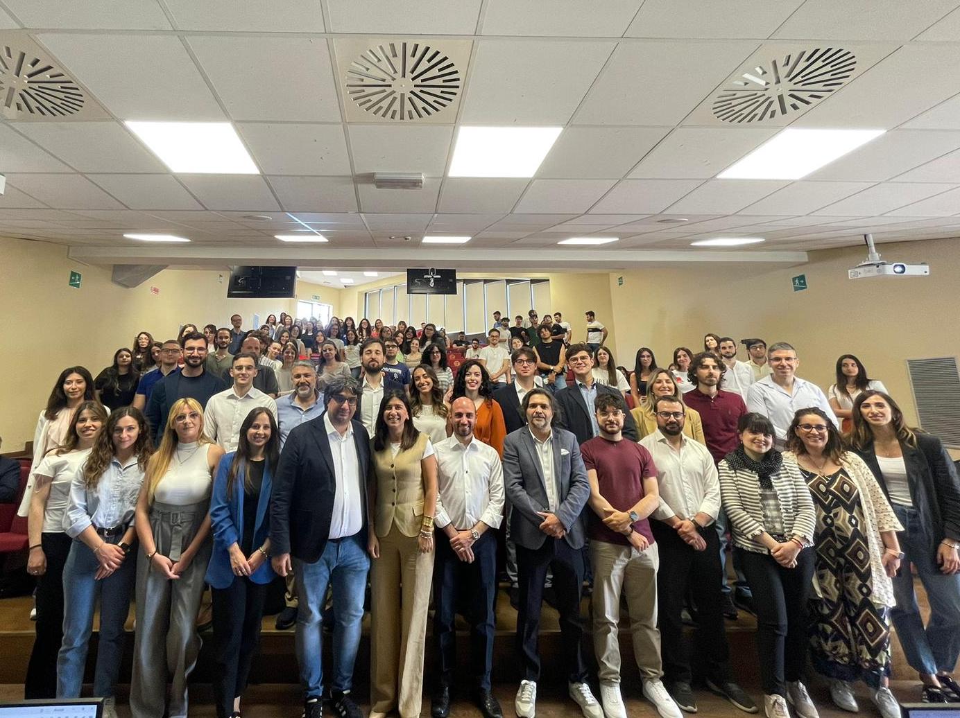 Scopri di più sull'articolo GIORNATA MONDIALE ANTIFUMO 2024 – Tra storie di tutti i giorni e strategie per smettere, il CoEHAR dell’Università di Catania passa il microfono ai giovani